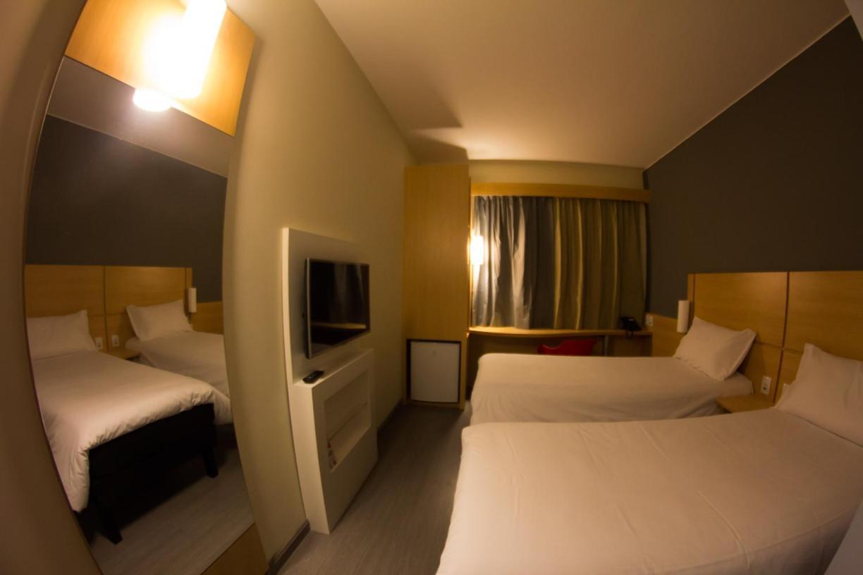 Ibis Catalao Hotel Exterior foto